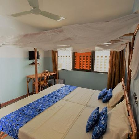B&B Chez Rita 코토누 외부 사진