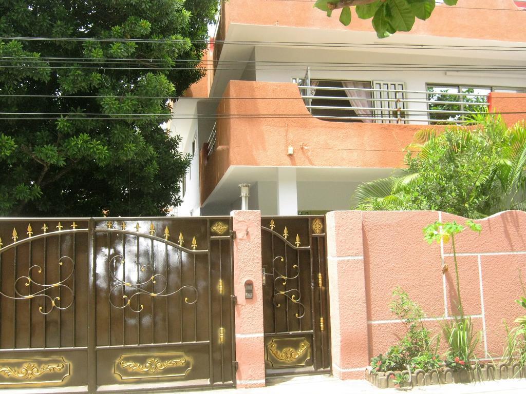 B&B Chez Rita 코토누 외부 사진